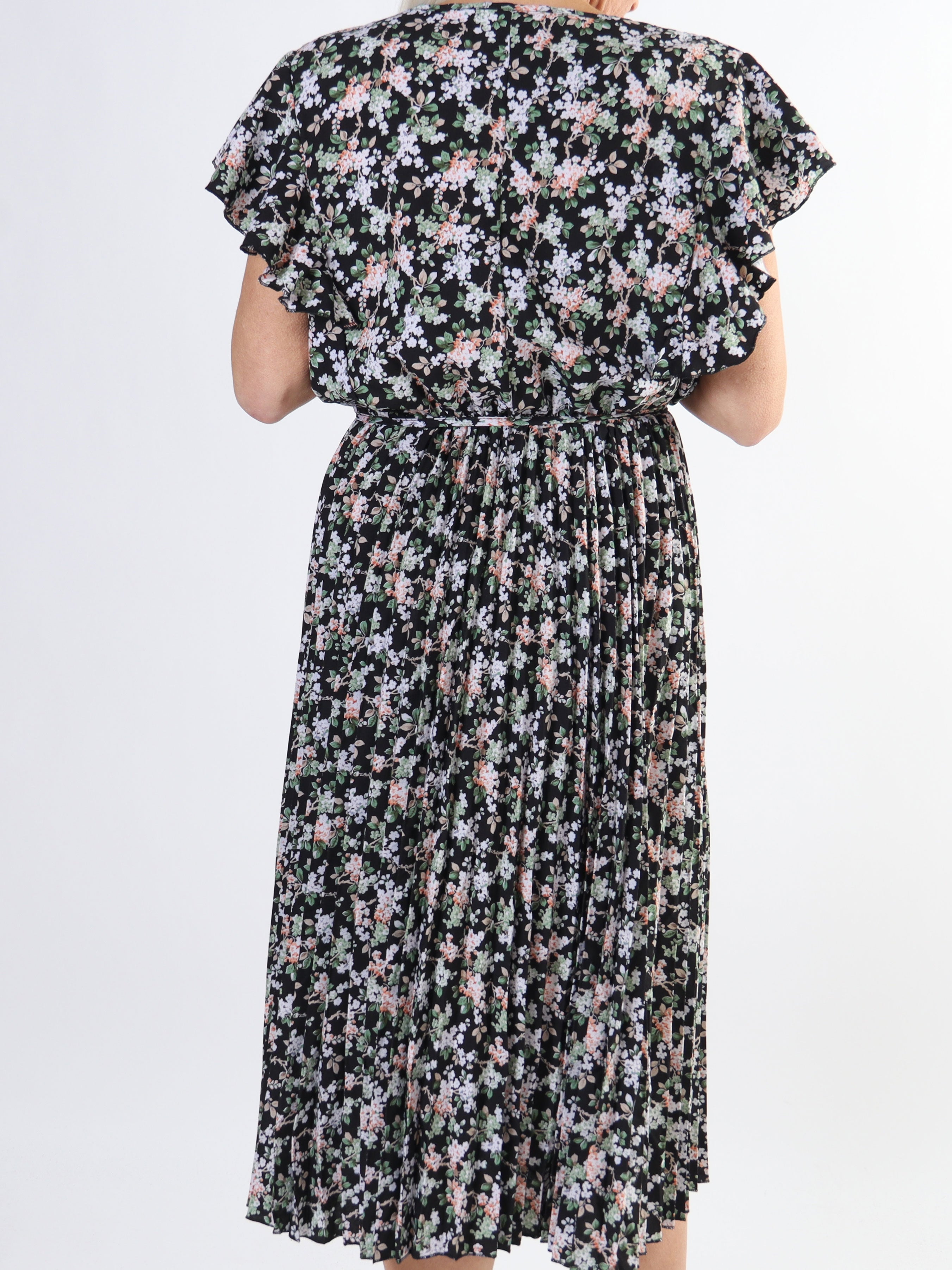 Callidora - Plus size-klänning med veck och volanger